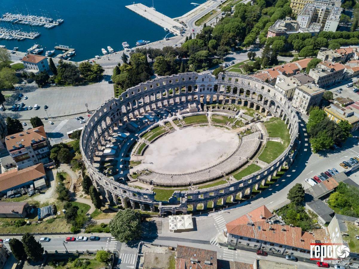 Monte Paradiso Deluxe Pula Exterior photo