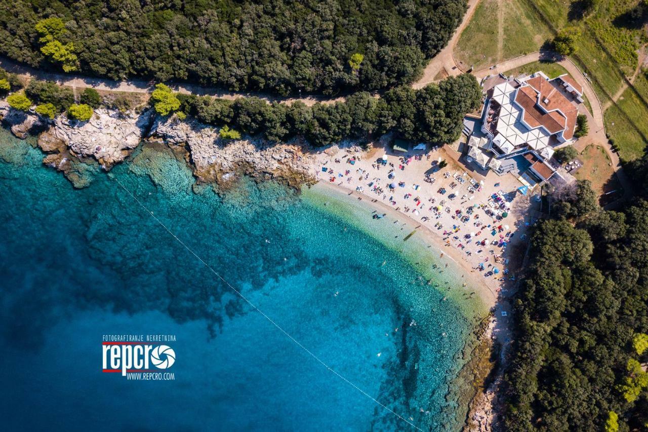 Monte Paradiso Deluxe Pula Exterior photo